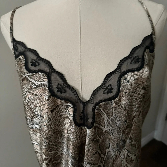 Vintage satin animal  print lace trimmed slip dress 1x - Picture 4 of 8